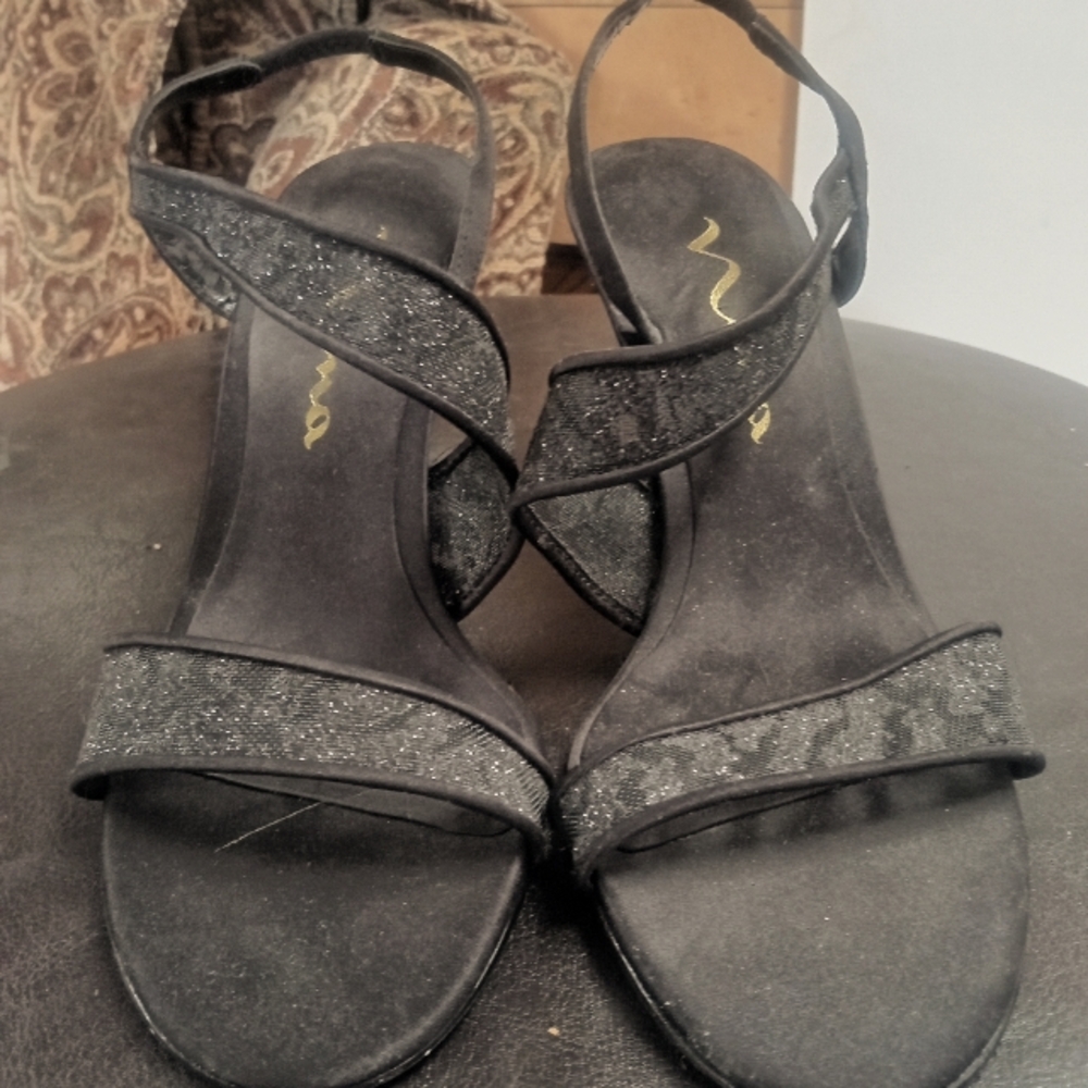 Black Nino Lace Strapped Open-toed Heel